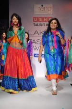 Model walk the ramp for Talent Box Swati Jain and Rivaayat show at Lakme Fashion Week Day 3 on 5th Aug 2012 (51).JPG